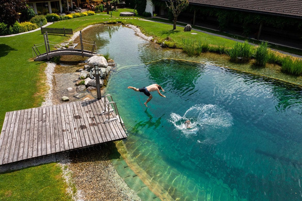 Hotel mit Natur-Badesee